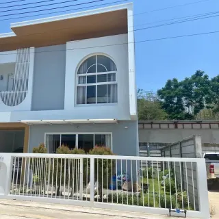 Thalang 三卧室联排别墅