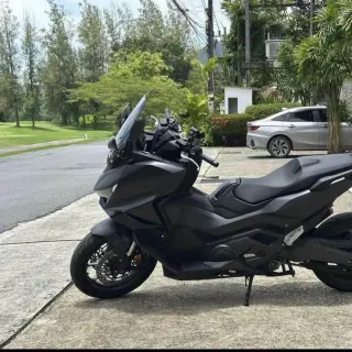 Selling Honda Forza 750